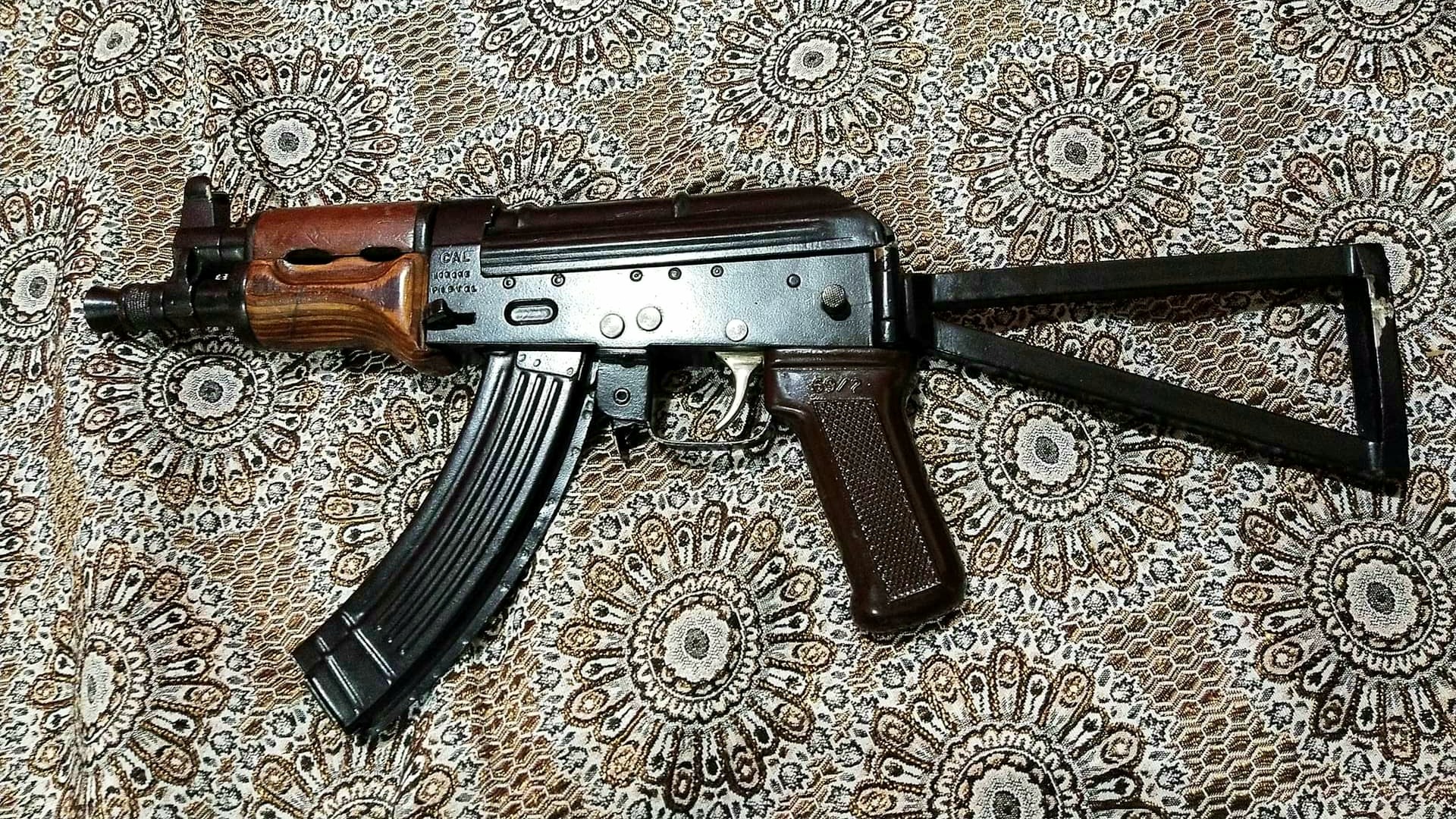 Darra: An AK 'Krinkov' sub-gun design based off an AKS74U (source social media) Darra: An AK 'Krinkov' sub-gun design based off an AKS74U (source social media)